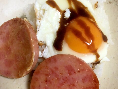 目玉焼きとハムのご飯☆彡